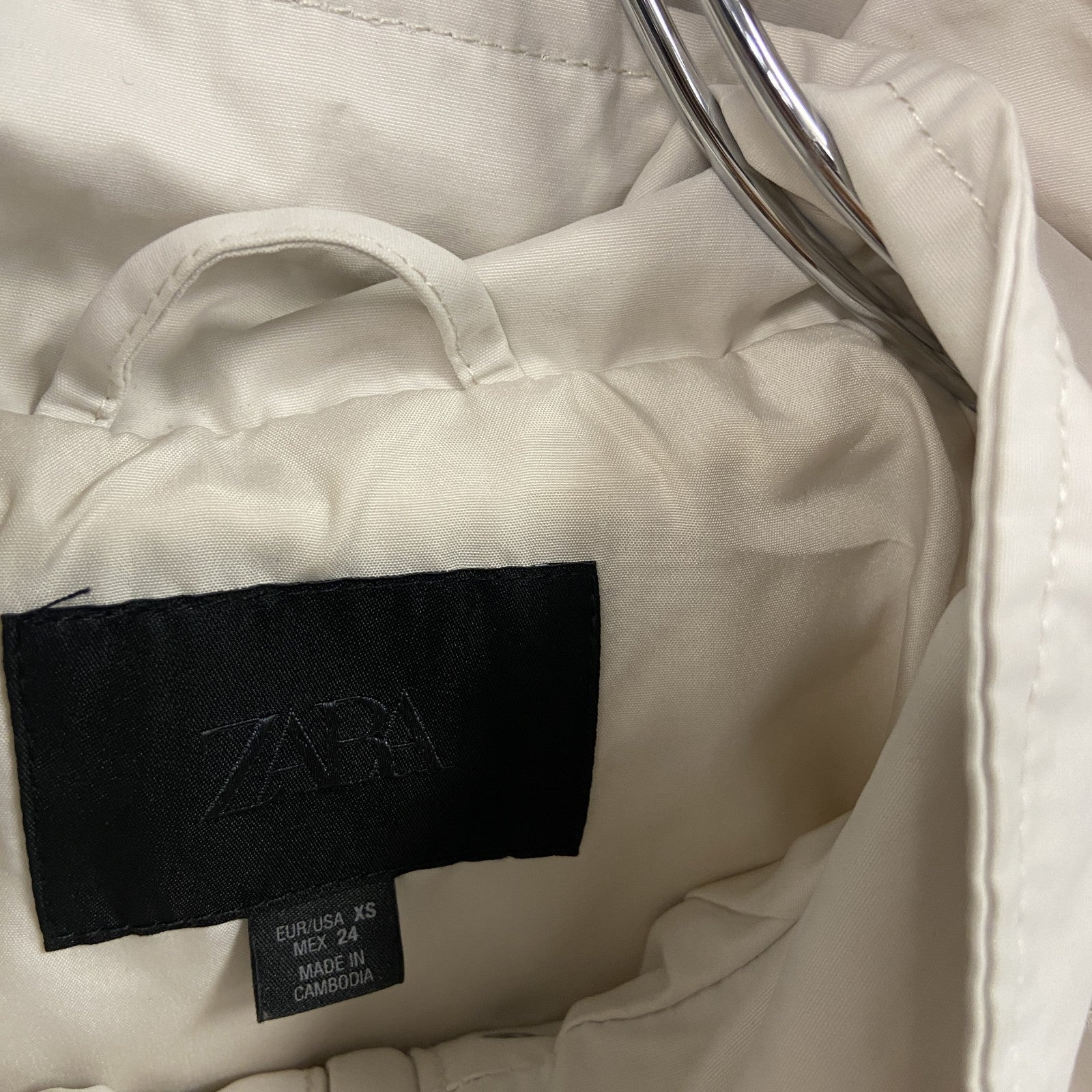 ZARA　ザラ　アノラックパーカー/ナイロンジャケット　白　ホワイト　XSサイズ