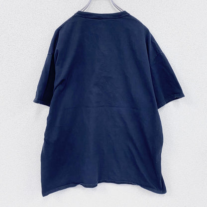 PORTandCOMPANY　ALEXANDRIA　半袖プリントTシャツ　カレッジプリント　黑　ブラック　XLサイズ