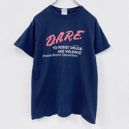 GILDAN　ギルダン　半袖プリントTシャツ　メッセージT　D.A.R.E.　黑　ブラック　Mサイズ