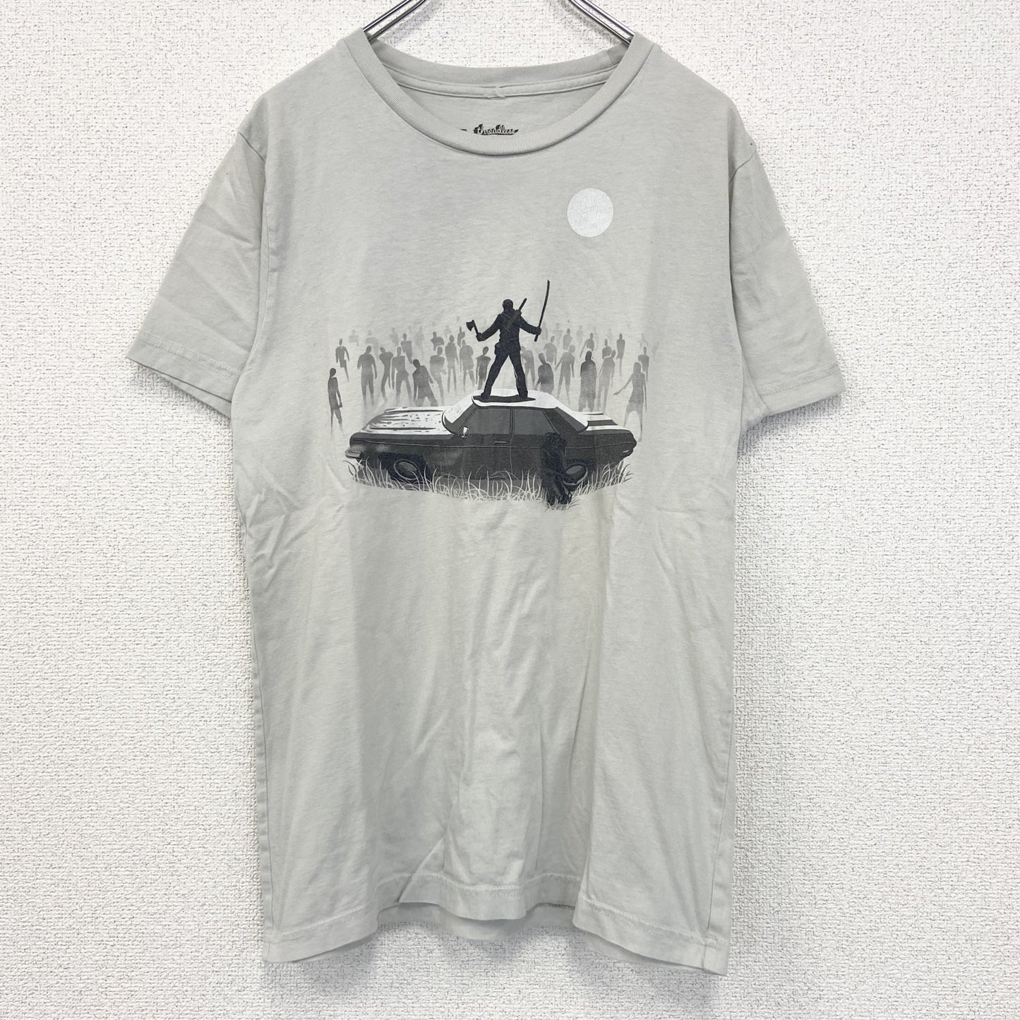 threaddless　半袖プリントゲームTシャツ　ゾンビサバイバル　灰色　グレー　Mサイズ