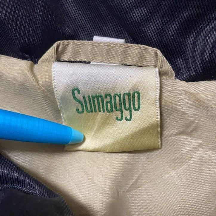 古着 used　Sumaggo　長袖ハイネックナイロンジャケット　ライトアウター　ロゴ刺繍　ベージュ　レトロデザイン　Lサイズ