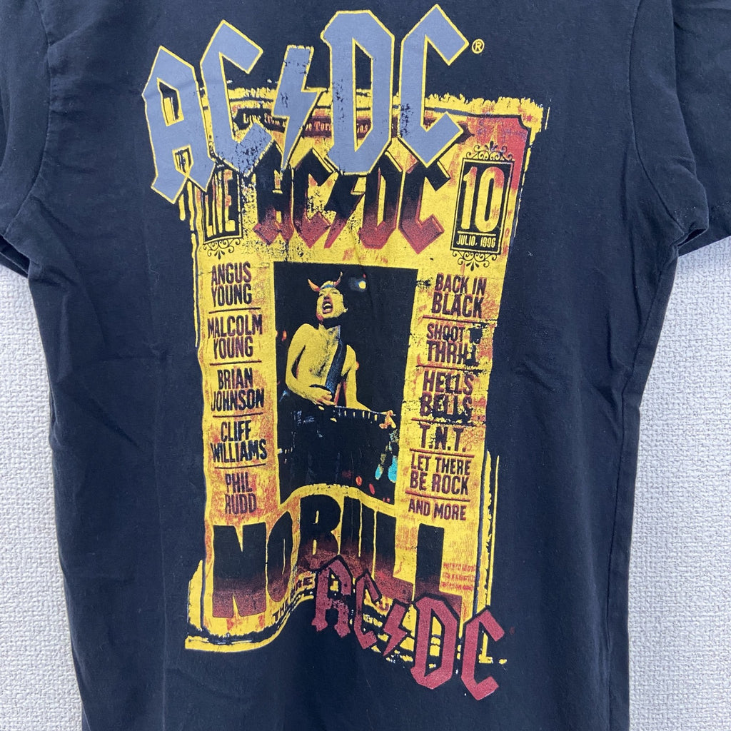 古着 used　AC/DC　半袖オリジナルバンドプリントTシャツ　カジュアルデザイン　クルーネック　黒　ブラック　レトロ　Sサイズ