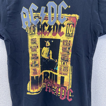 古着 used　AC/DC　半袖オリジナルバンドプリントTシャツ　カジュアルデザイン　クルーネック　黒　ブラック　レトロ　Sサイズ