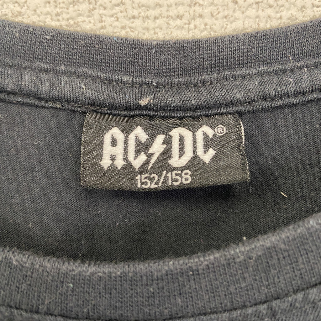 古着 used　AC/DC　半袖オリジナルバンドプリントTシャツ　カジュアルデザイン　クルーネック　黒　ブラック　レトロ　Sサイズ