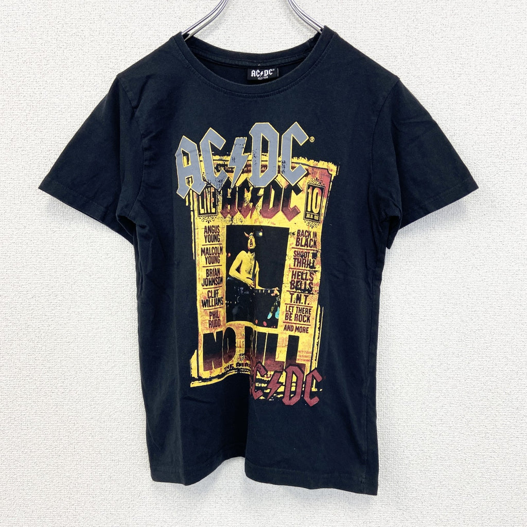 古着 used　AC/DC　半袖オリジナルバンドプリントTシャツ　カジュアルデザイン　クルーネック　黒　ブラック　レトロ　Sサイズ