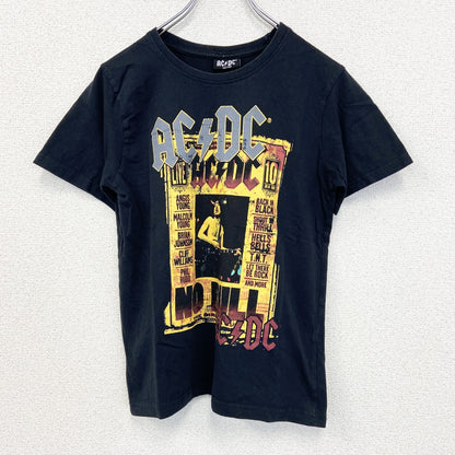 古着 used　AC/DC　半袖オリジナルバンドプリントTシャツ　カジュアルデザイン　クルーネック　黒　ブラック　レトロ　Sサイズ