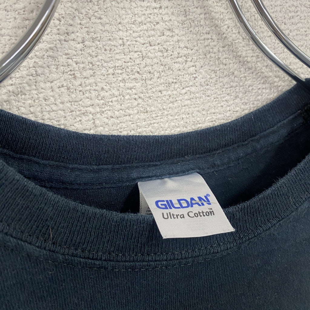 GILDAN　ギルダン　カイリーアービング　半袖プリントTシャツ　黒　ブラック　Mサイズ