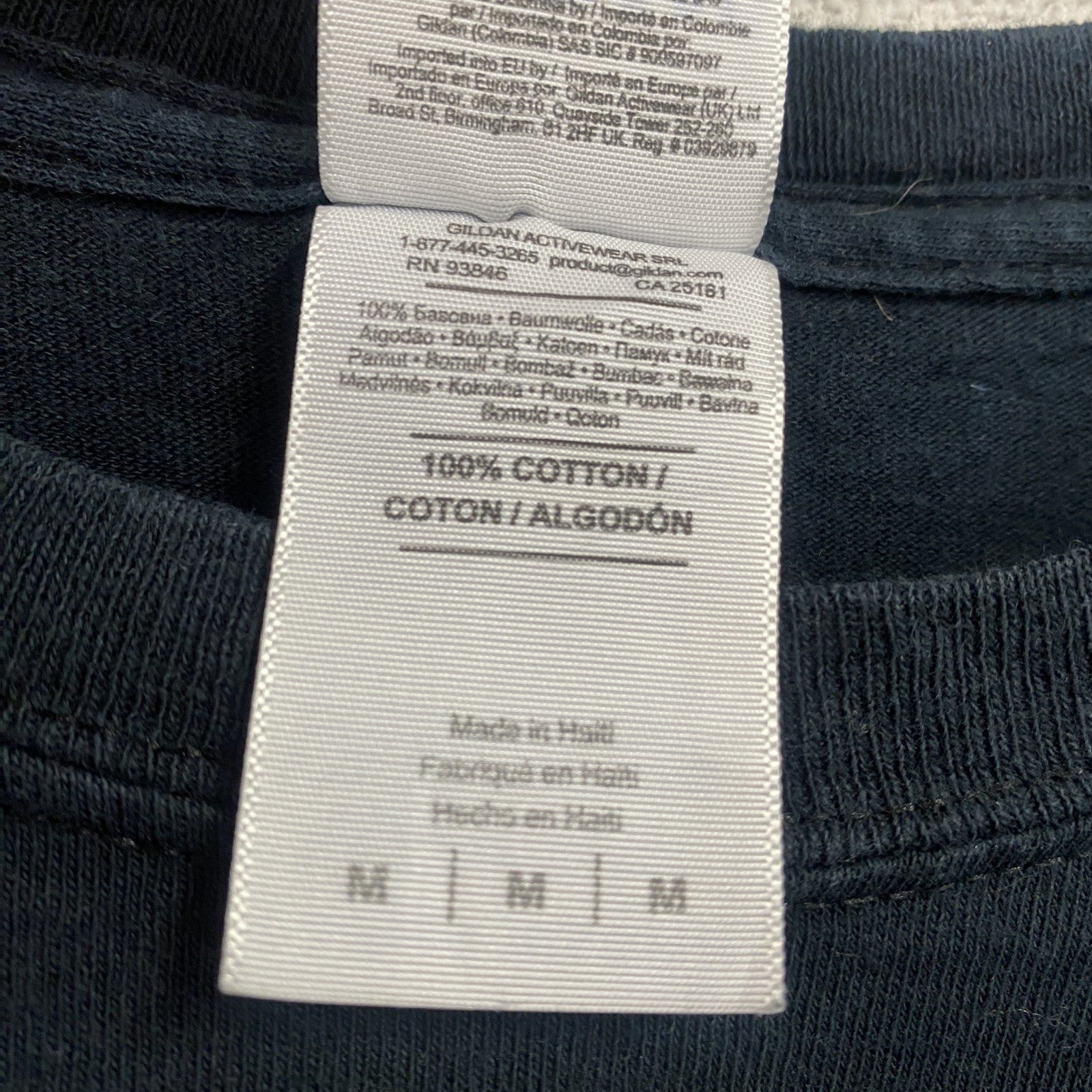 GILDAN　ギルダン　カイリーアービング　半袖プリントTシャツ　黒　ブラック　Mサイズ