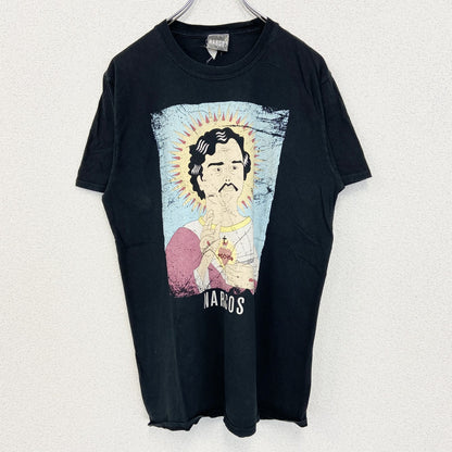 古着 used　NARCOS　ナルコス　半袖オリジナルプリントTシャツ　海外ドラマ　カジュアルデザイン　クルーネック　黒　Lサイズ