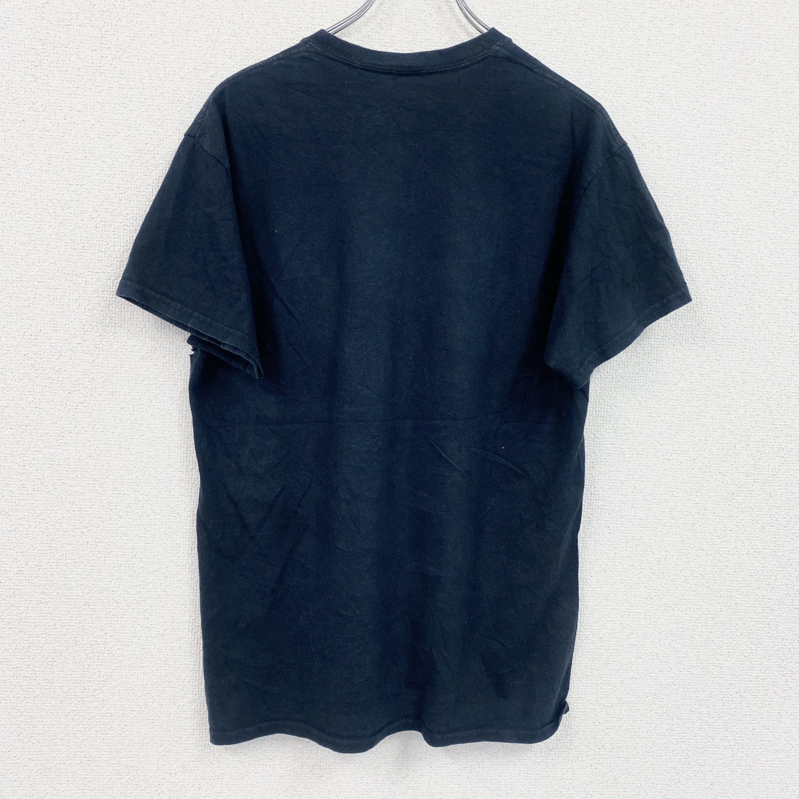 GILDAN　ギルダン　カイリーアービング　半袖プリントTシャツ　黒　ブラック　Mサイズ