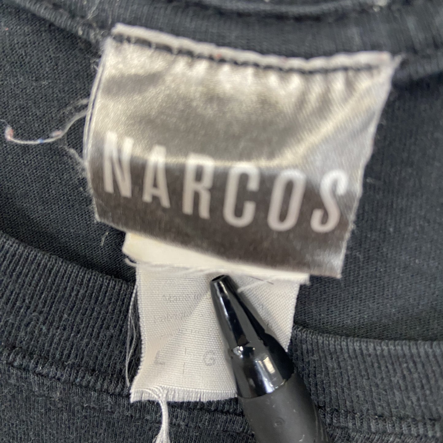 古着 used　NARCOS　ナルコス　半袖オリジナルプリントTシャツ　海外ドラマ　カジュアルデザイン　クルーネック　黒　Lサイズ