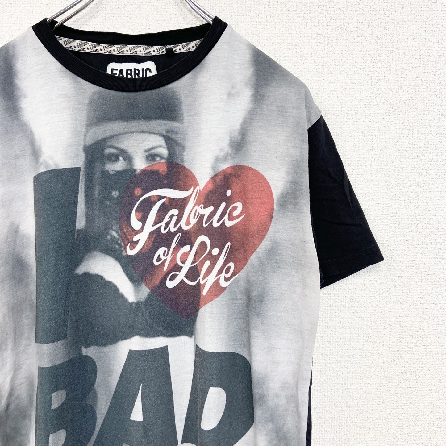 古着 used　FABRIC ファブリック　半袖ビッグプリントTシャツ　女性　クルーネック　黒　ブラック　レトロ　Lサイズ