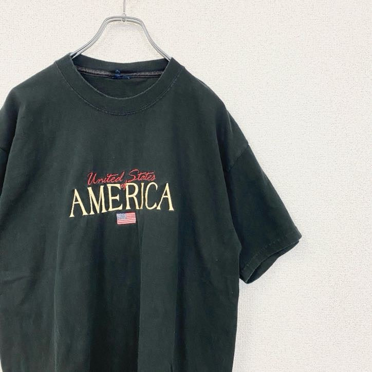古着 used　半袖刺繍Tシャツ　AMERICA　アメリカ　星条旗　国旗　クルーネック　レトロデザイン　黒　ブラック　