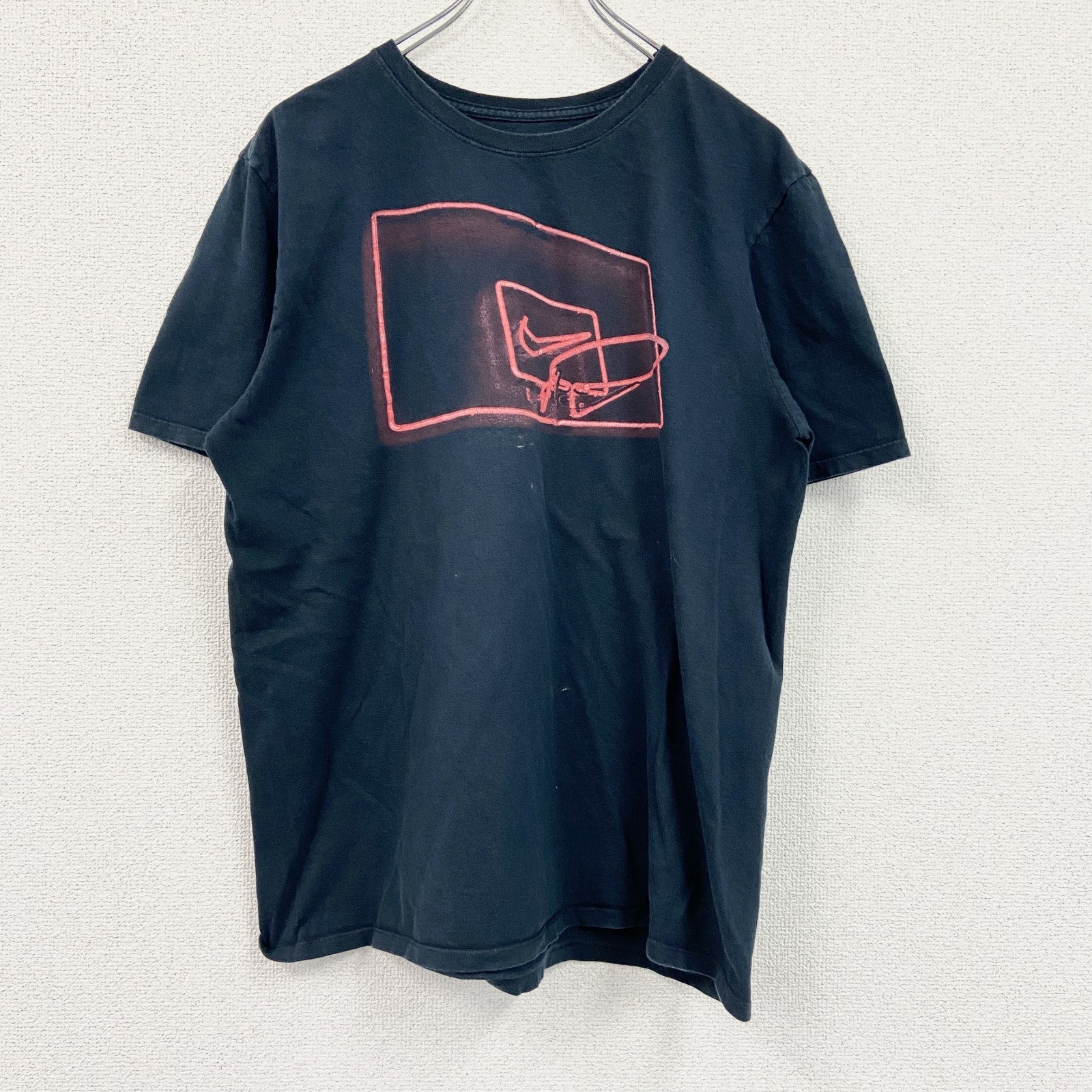 NIKE　ナイキ　半袖ネオンプリントTシャツ　黒　ブラック　Lサイズ