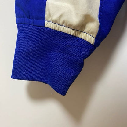 古着 used　RUSSELL ATHLETIC　長袖刺繍ナイロンプルオーバー　ウィンドブレーカー　 ブルー　XLサイズ