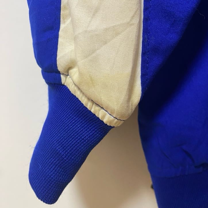 古着 used　RUSSELL ATHLETIC　長袖刺繍ナイロンプルオーバー　ウィンドブレーカー　 ブルー　XLサイズ