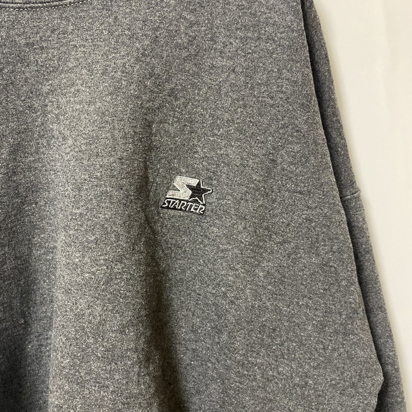 古着 used　STARTER　スターター　長袖刺繍ワンポイントロゴスウェット　クルーネックトレーナー　グレー　XLサイズ