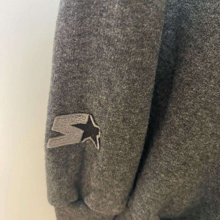 古着 used　STARTER　スターター　長袖刺繍ワンポイントロゴスウェット　クルーネックトレーナー　グレー　XLサイズ