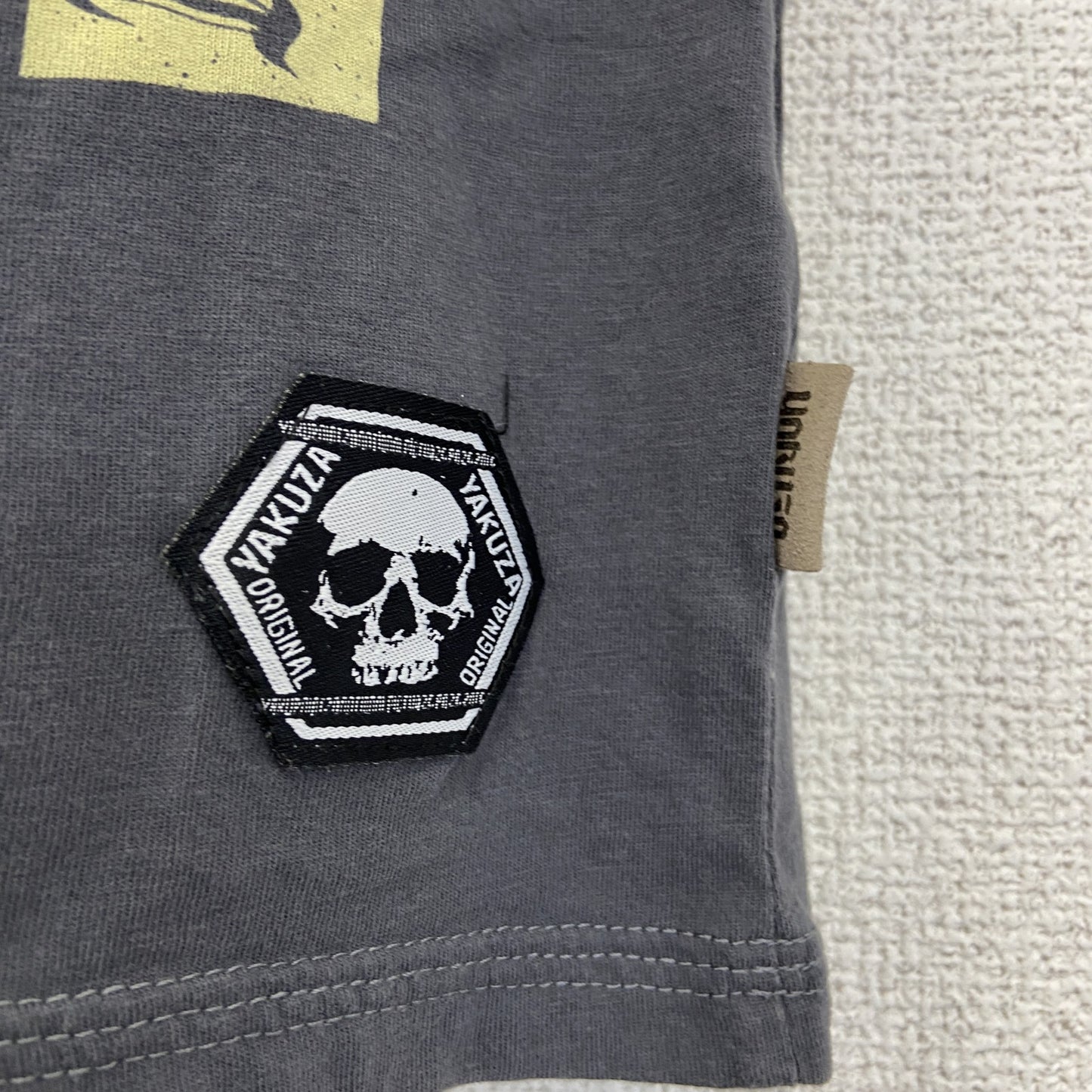 古着 used　YAKUZA　半袖オリジナルプリントノースリーブトップス　スカル　ドクロ　クルーネック　灰色　レトロ　Lサイズ