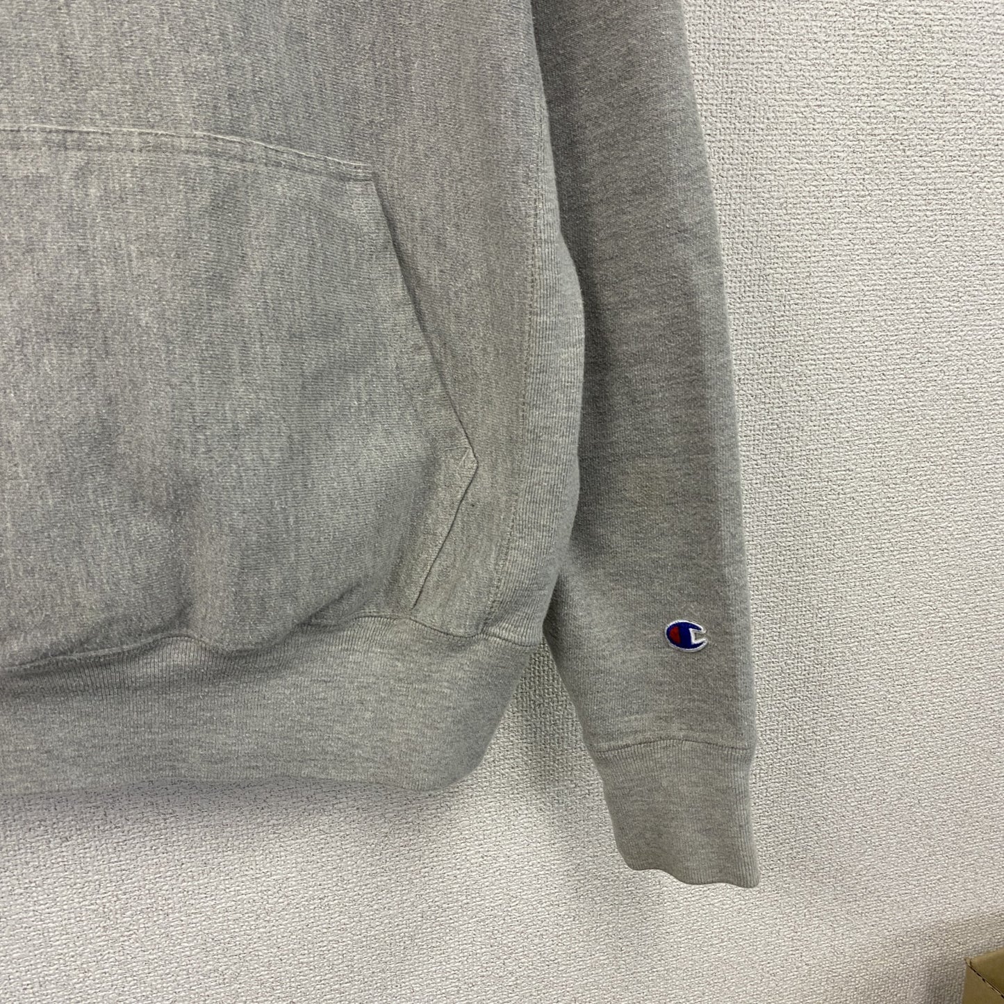 Champion　チャンピオン　リバースウィーブ　スウェットパーカー/フーディー　刺繡ロゴ　霜降りグレー　Mサイズ