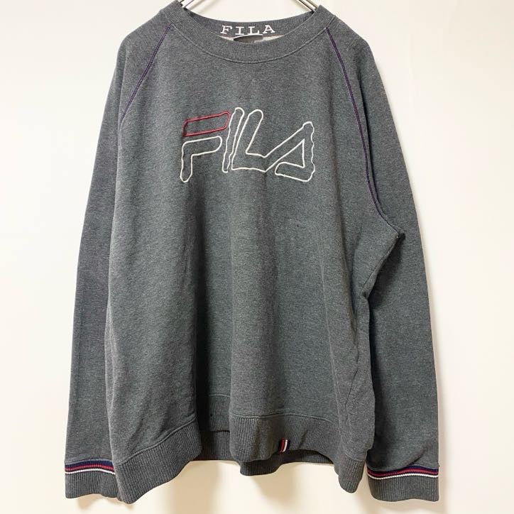 古着 used　FILA フィラ　長袖ビッグ刺繡ロゴデザインスウェット　トレーナー　クルーネック　　グレー　XLサイズ