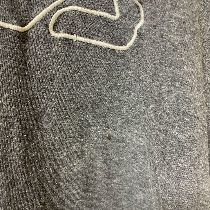 古着 used　FILA フィラ　長袖ビッグ刺繡ロゴデザインスウェット　トレーナー　クルーネック　　グレー　XLサイズ