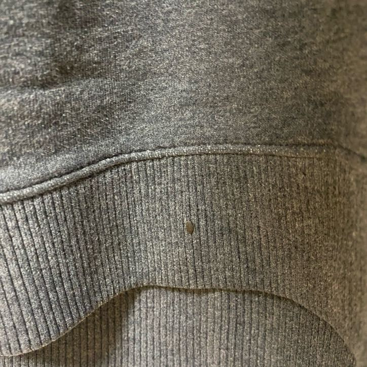 古着 used　FILA フィラ　長袖ビッグ刺繡ロゴデザインスウェット　トレーナー　クルーネック　　グレー　XLサイズ