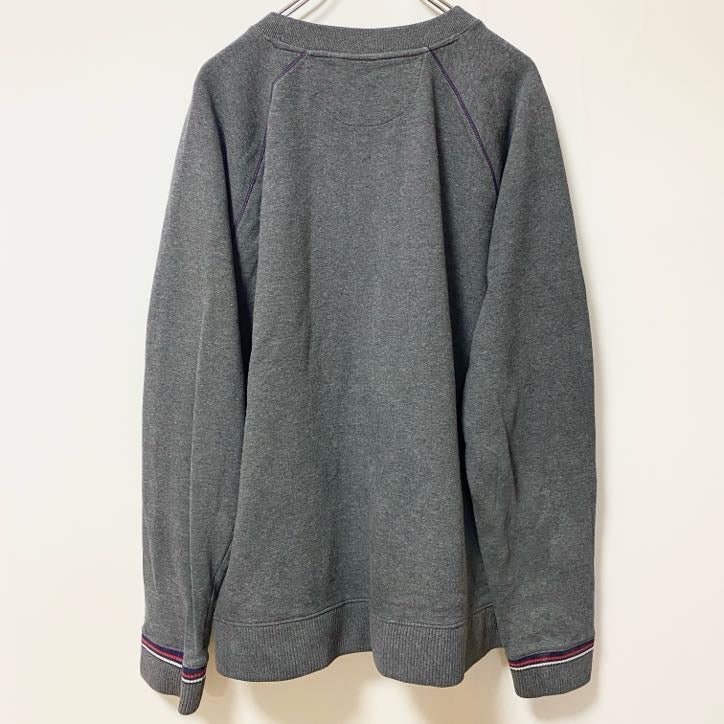 古着 used　FILA フィラ　長袖ビッグ刺繡ロゴデザインスウェット　トレーナー　クルーネック　　グレー　XLサイズ