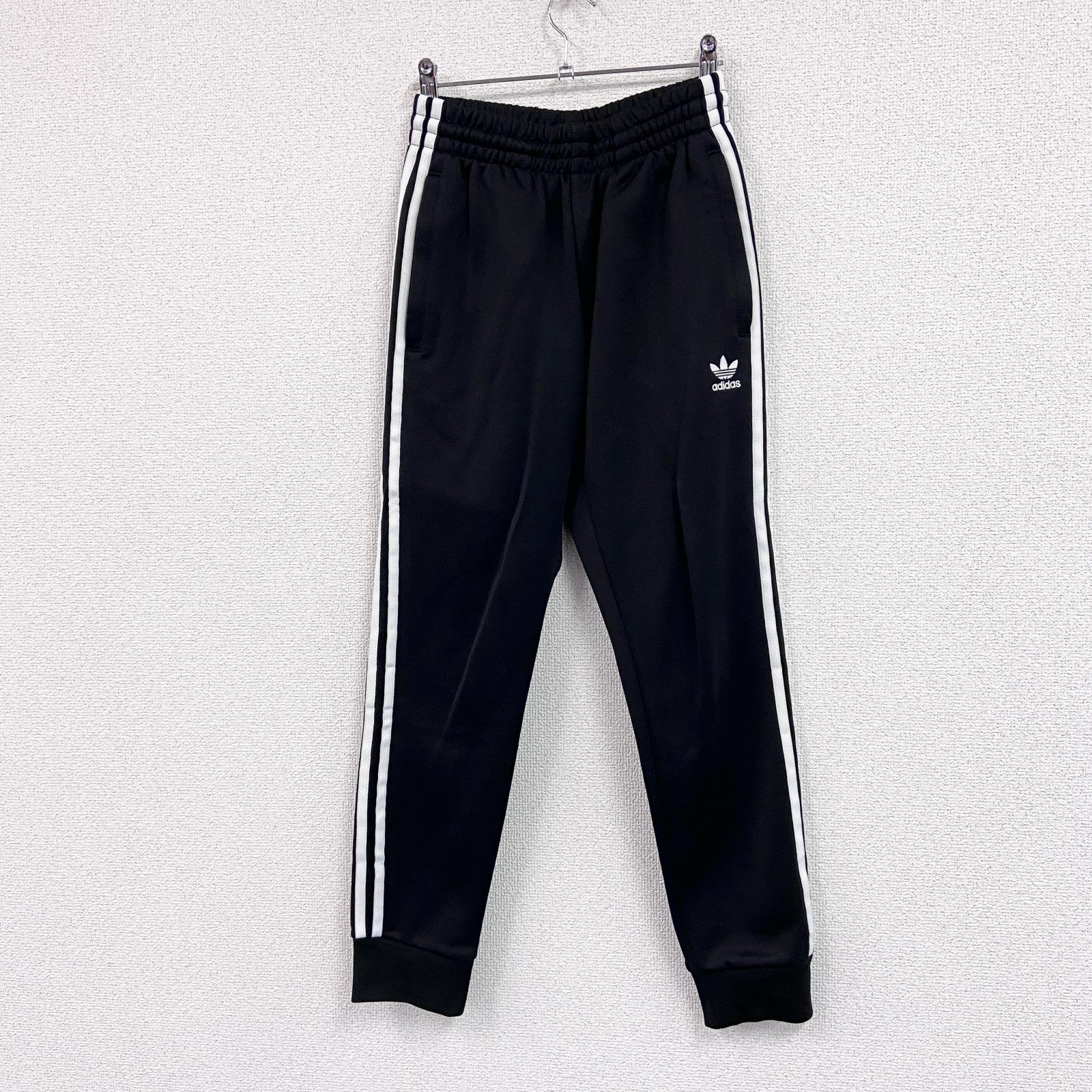 adidas　アディダス　トラックパンツ　ジャージパンツ　黒　ブラック　Sサイズ