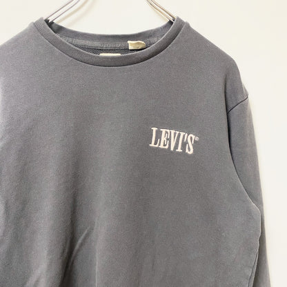 古着 used　Levi’s リーバイス　長袖ワンポイント刺スウェット　トレーナー　クルーネック　グレー　シンプル　Mサイズ