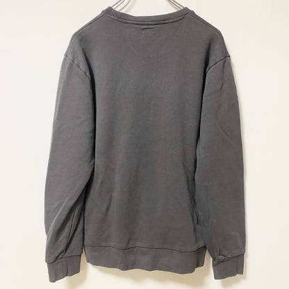 古着 used　Levi’s リーバイス　長袖ワンポイント刺スウェット　トレーナー　クルーネック　グレー　シンプル　Mサイズ