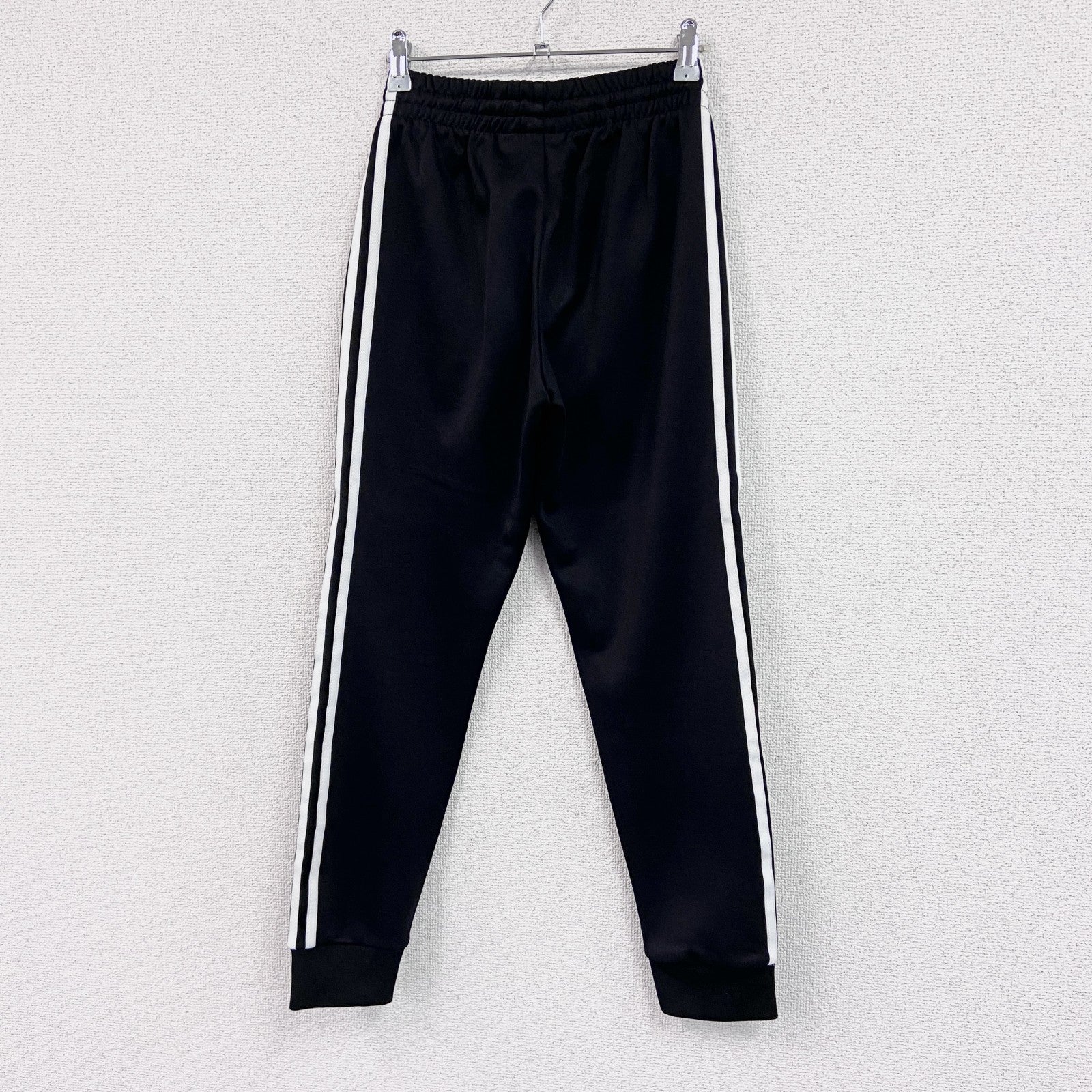 adidas　アディダス　トラックパンツ　ジャージパンツ　黒　ブラック　Sサイズ