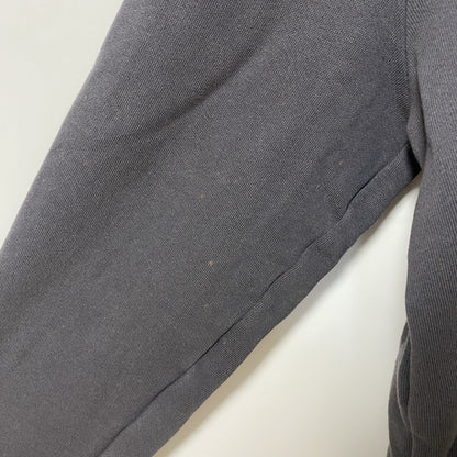 古着 used　Levi’s リーバイス　長袖ワンポイント刺スウェット　トレーナー　クルーネック　グレー　シンプル　Mサイズ