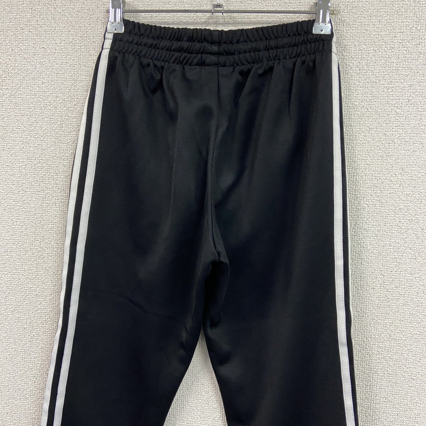 adidas　アディダス　トラックパンツ　ジャージパンツ　黒　ブラック　Sサイズ