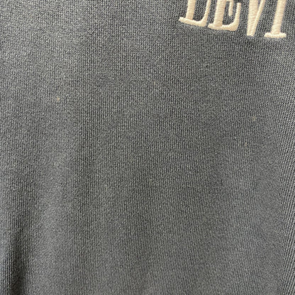 古着 used　Levi’s リーバイス　長袖ワンポイント刺スウェット　トレーナー　クルーネック　グレー　シンプル　Mサイズ
