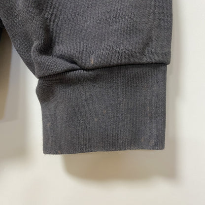 古着 used　Levi’s リーバイス　長袖ワンポイント刺スウェット　トレーナー　クルーネック　グレー　シンプル　Mサイズ