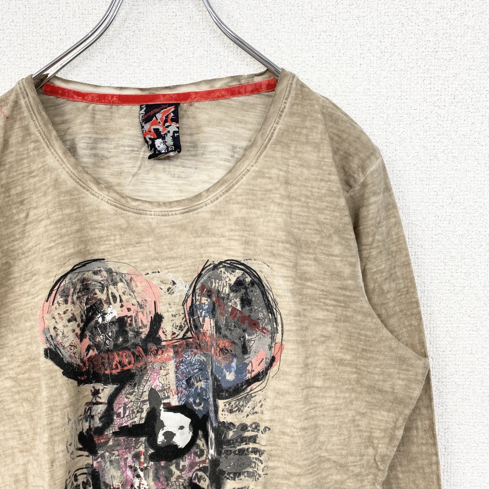 古着 used　FRIEDA & FREDDIES　NEW　YORK　長袖プリントTシャツ　キャラクター　ベージュ　XSサイズ