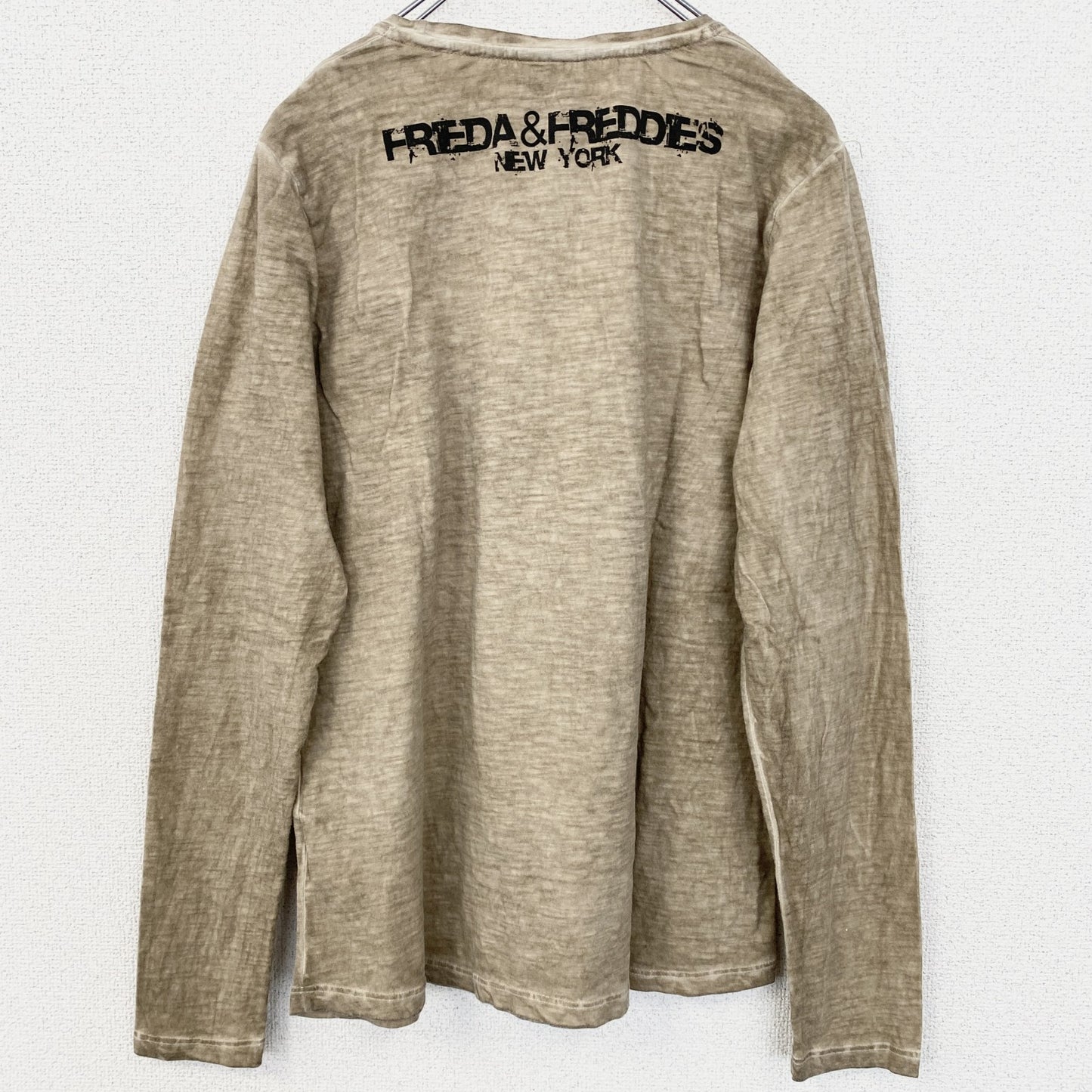 古着 used　FRIEDA & FREDDIES　NEW　YORK　長袖プリントTシャツ　キャラクター　ベージュ　XSサイズ