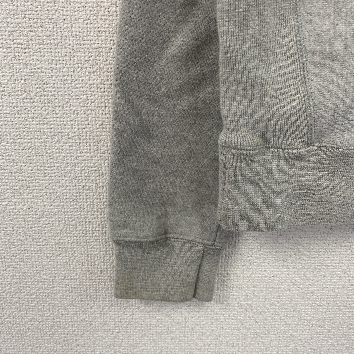 Champion　チャンピオン　リバースウィーブ　スウェットパーカー/フーディー　刺繡ロゴ　霜降りグレー　Mサイズ