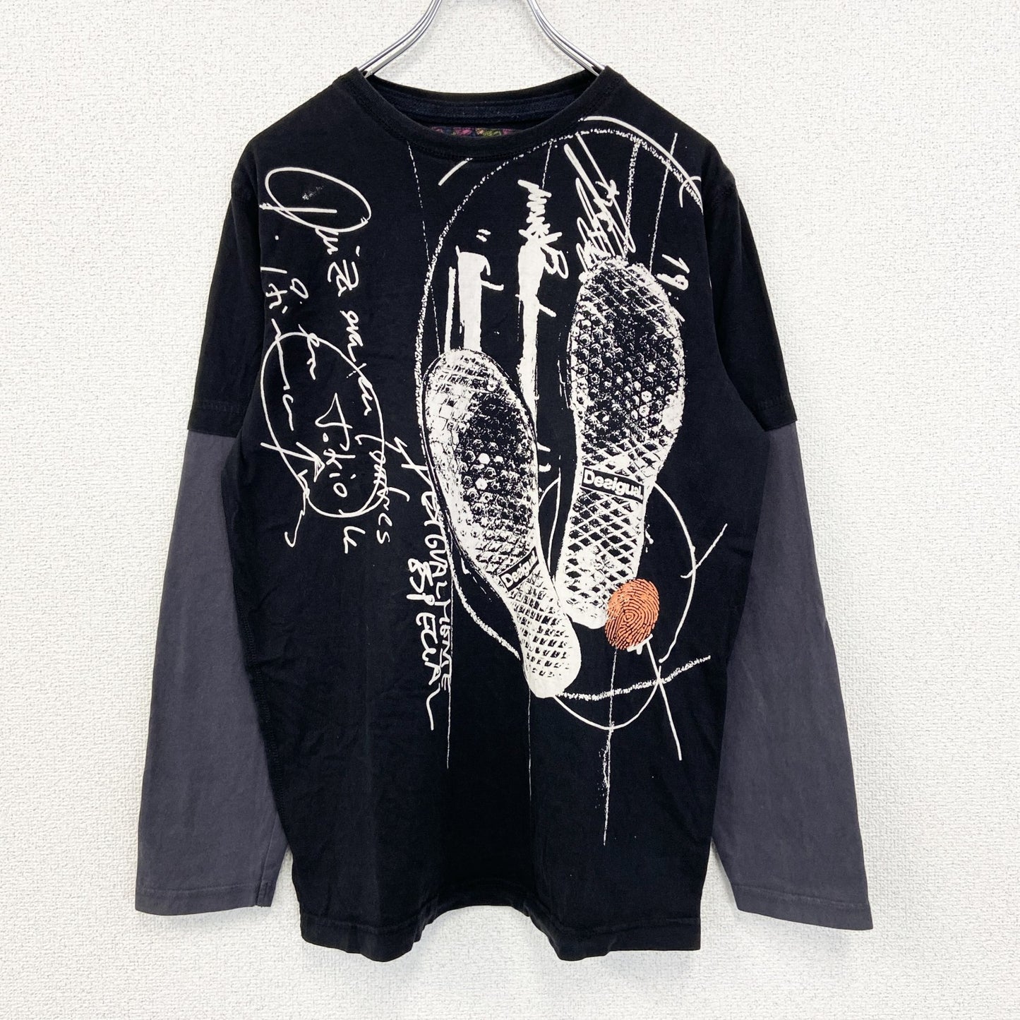古着 used　Desigual　長袖プリントTシャツ　カジュアルデザイン　クルーネック　バイカラー　黒　ネイビー　Mサイズ