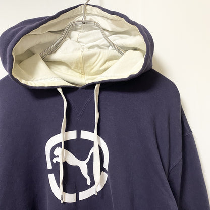 古着 used　PUMA プーマ　長袖ロゴプリントパーカー　スウェットフーディ　ネイビー　カジュアル　ビッグシルエット　Lサイズ