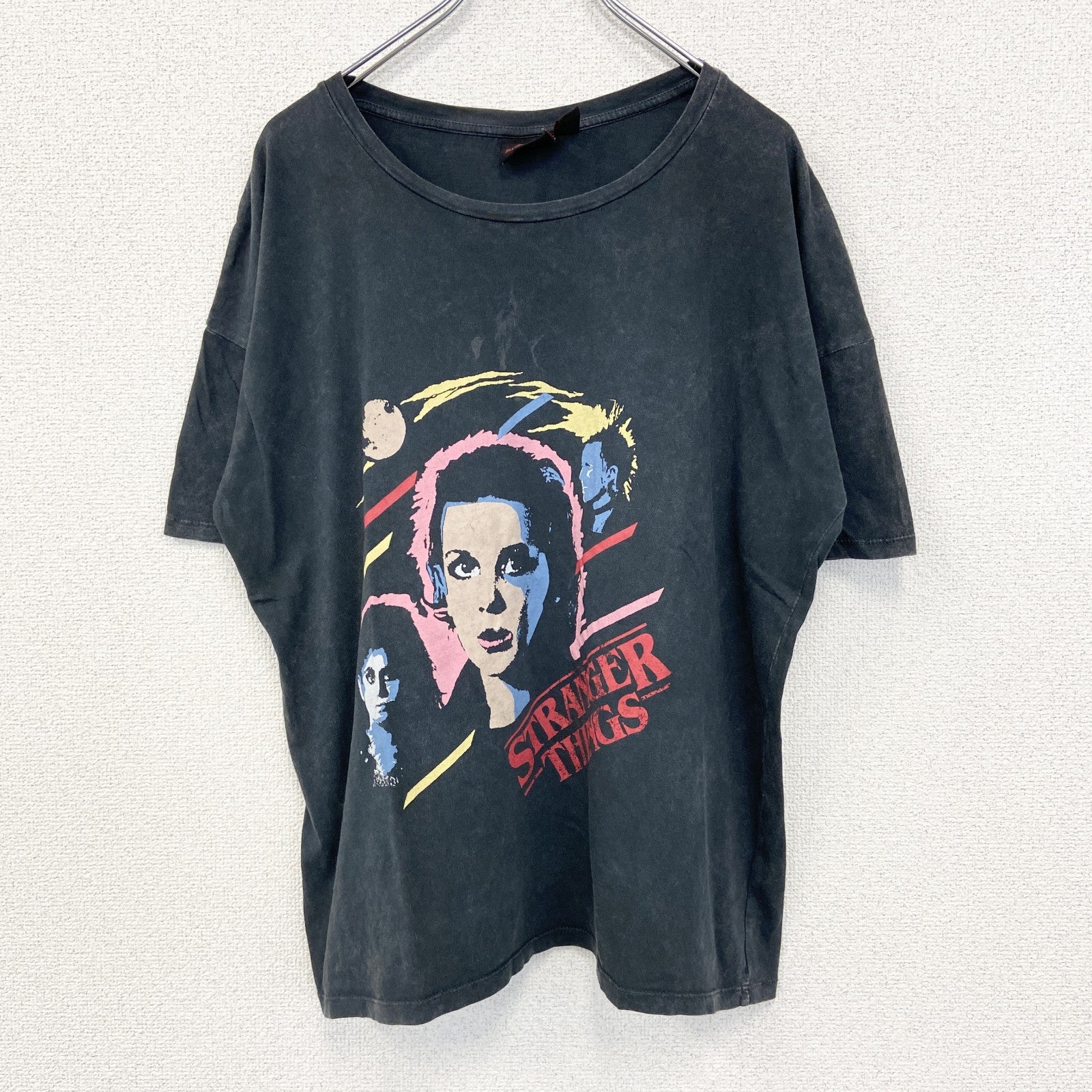 古着 used　NETFLIX　STRANGER THINGS　半袖プリントTシャツ　カジュアル　クルーネック　黒　Lサイズ