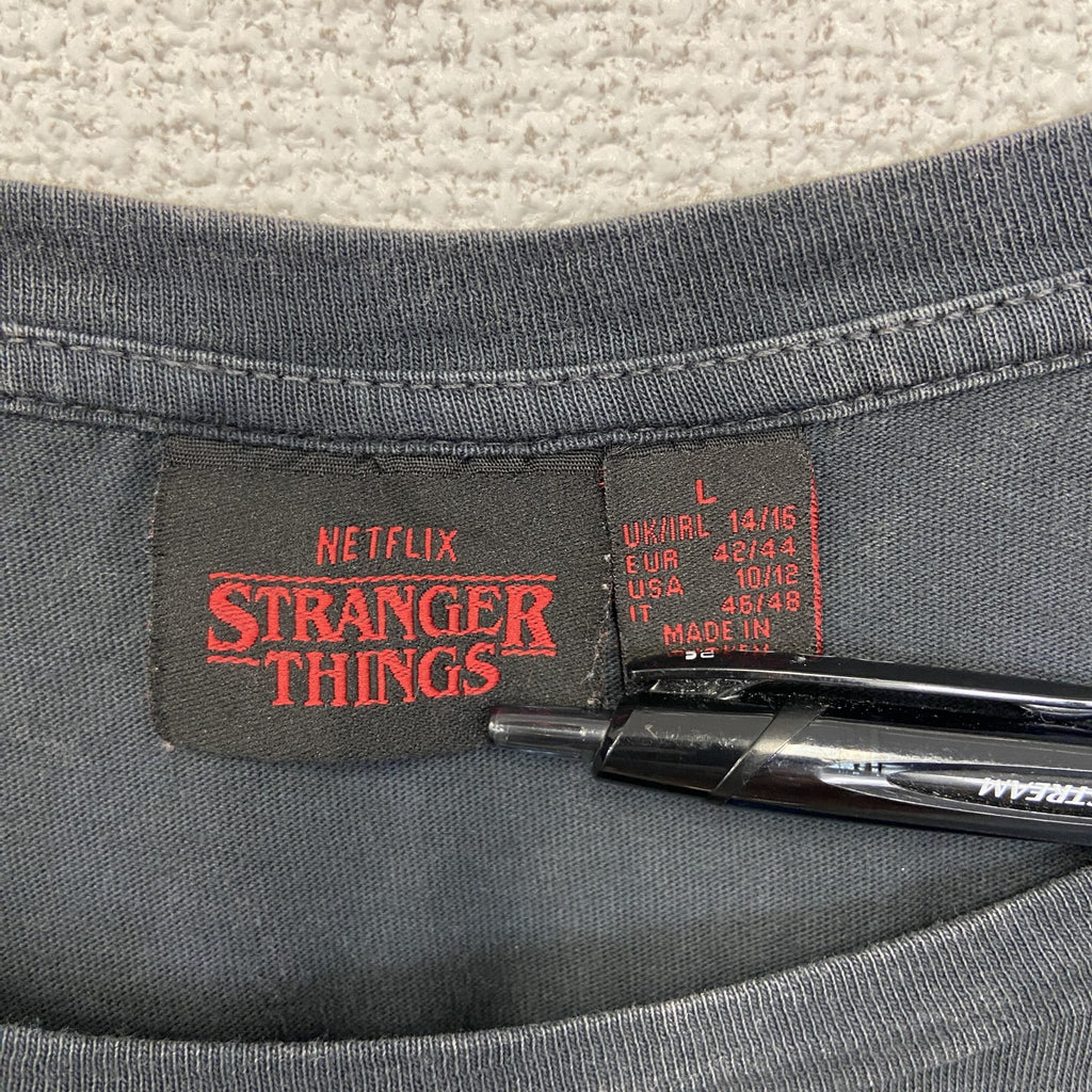 古着 used　NETFLIX　STRANGER THINGS　半袖プリントTシャツ　カジュアル　クルーネック　黒　Lサイズ