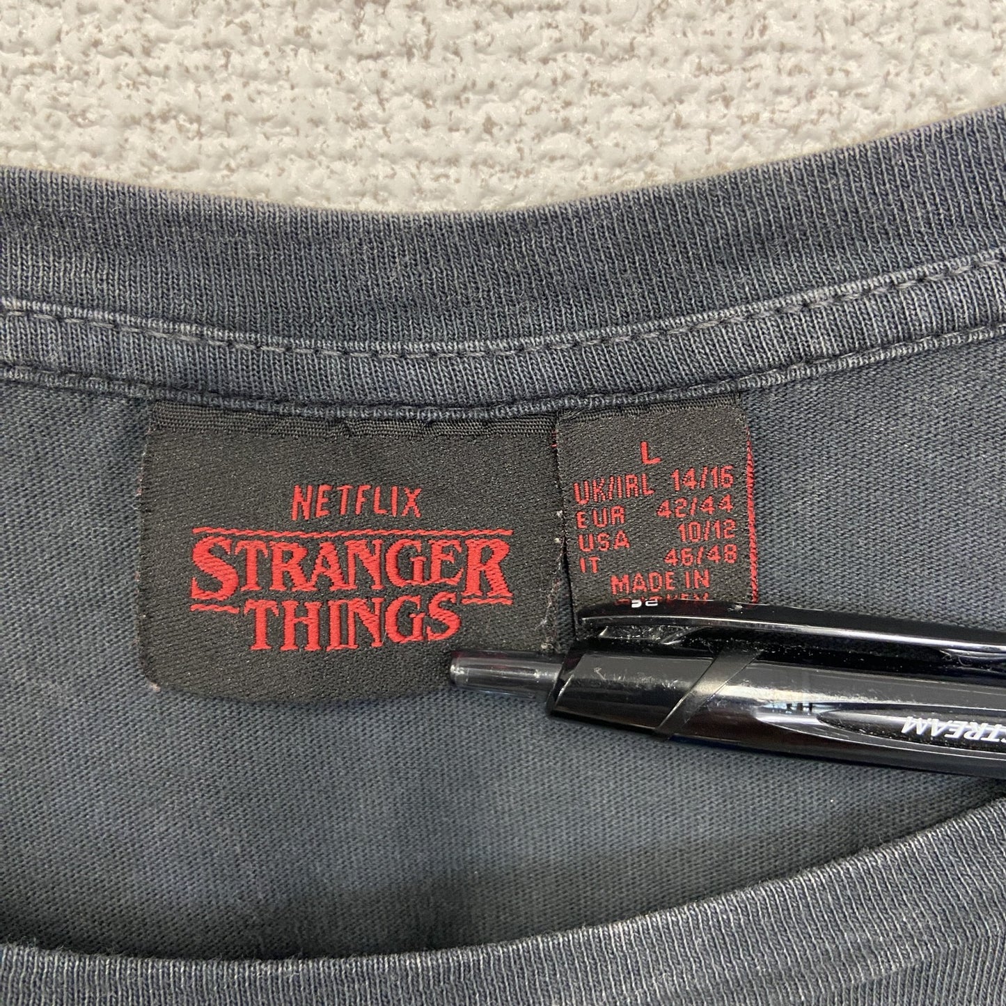 古着 used　NETFLIX　STRANGER THINGS　半袖プリントTシャツ　カジュアル　クルーネック　黒　Lサイズ