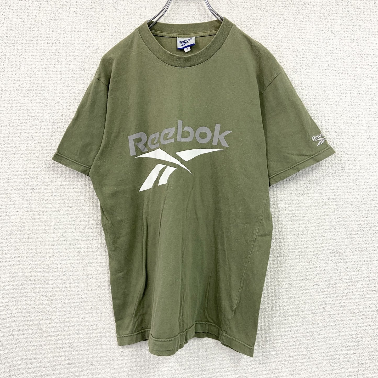 Reebok　リーボック　半袖ロゴプリントTシャツ　カーキ　Sサイズ