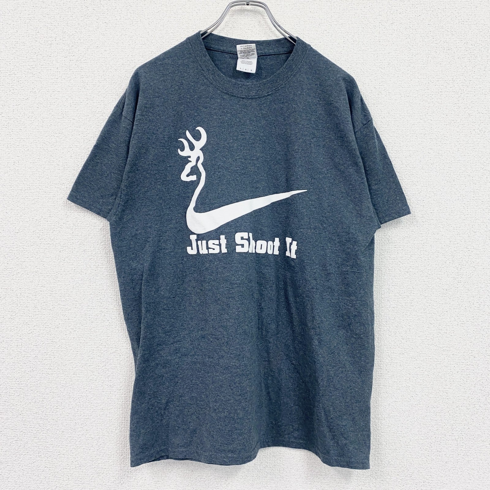 GILDAN　ギルダン　半袖プリントTシャツ　パロディT　Just Shoot It　灰色　グレー　Lサイズ