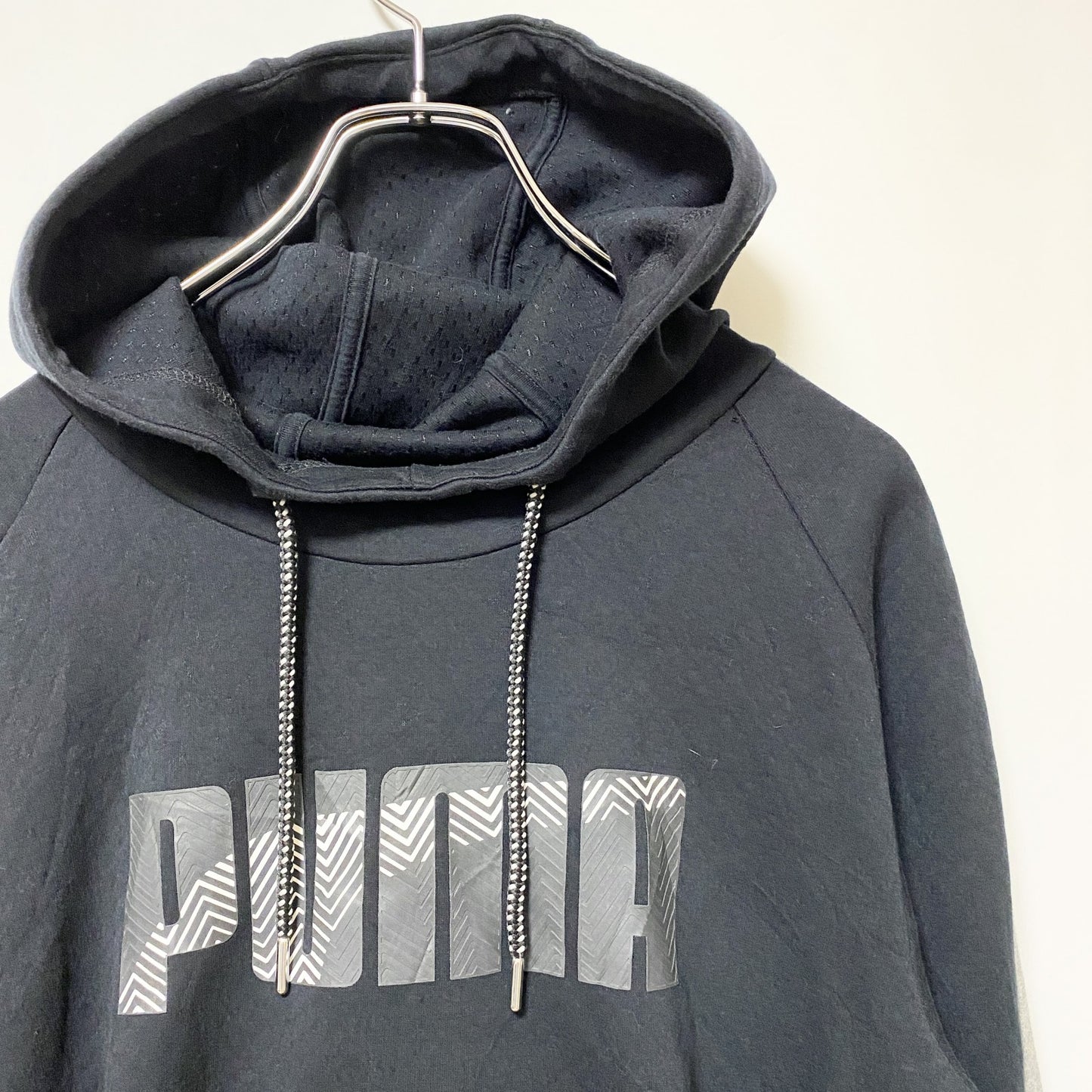 古着 used　PUMA プーマ　長袖ロゴプリントパーカー　スウェットフーディ　ブラック　プルオーバー　カジュアル　Mサイズ