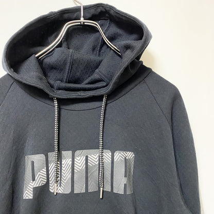 古着 used　PUMA プーマ　長袖ロゴプリントパーカー　スウェットフーディ　ブラック　プルオーバー　カジュアル　Mサイズ