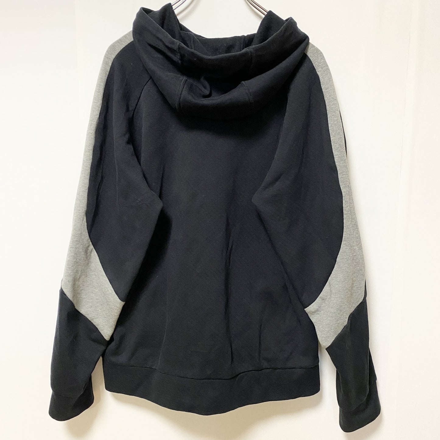古着 used　PUMA プーマ　長袖ロゴプリントパーカー　スウェットフーディ　ブラック　プルオーバー　カジュアル　Mサイズ