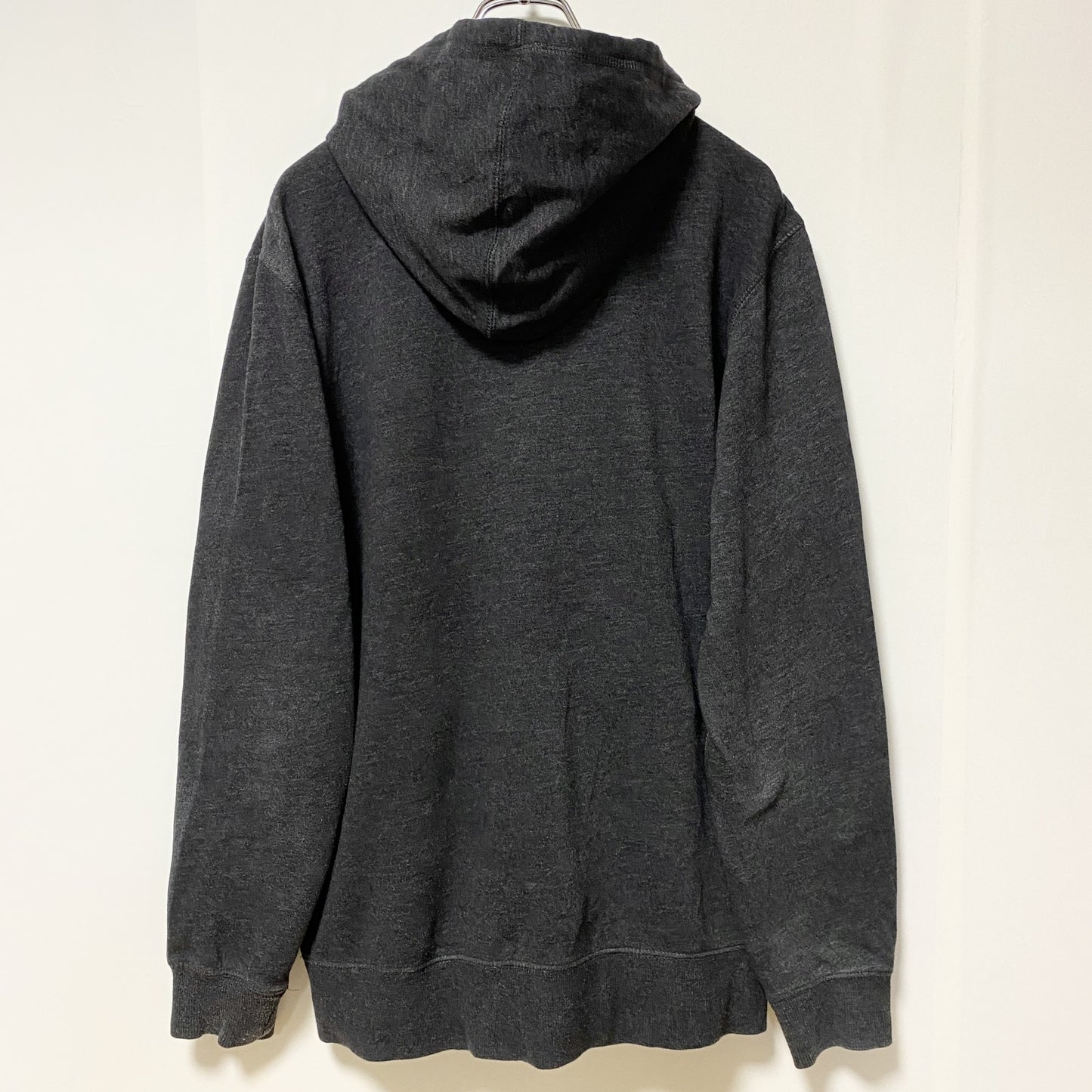 古着 used　GUESS ゲス　長袖フルジップアップパーカー　スウェットフーディー　グレー　ワンポイントロゴデザイン　Lサイズ